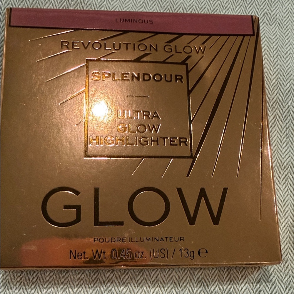 Revolution Rose Gold Glow Highlighter Compact